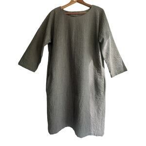 Asiatica Kansas City | M | luxury seersucker all-season shift dress